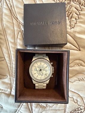 Michael Kors White Crystal-Trim Diamond Chronograph Watch Leather Box Bracelet